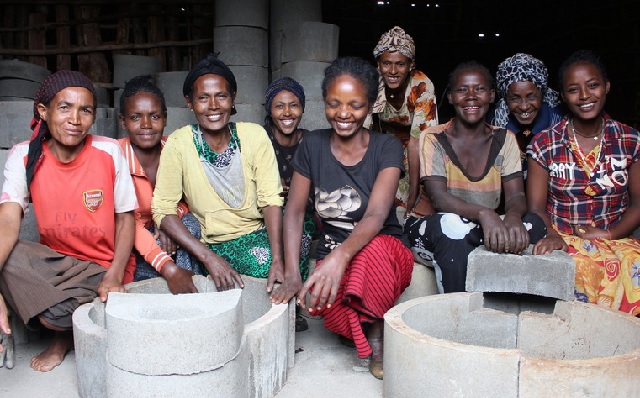 As part of Farm Africa’s work on climate-smart agriculture, these women from the Farawocha kebele fuel-saving stove producers’ association in the Southern Nations, Nationalities, and People's Region (SNNPR) in Ethiopia received equipment and training on how to make fuel-saving cooking stoves. The stoves allow for smoke-free cooking, and not only provide the members with an income stream, but also safeguard their health and reduce the number of trees cut down for firewood.